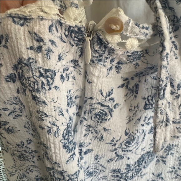 MINKPINK Skye Rose Blue and White Floral Print Mini Dress small - Picture 7 of 8